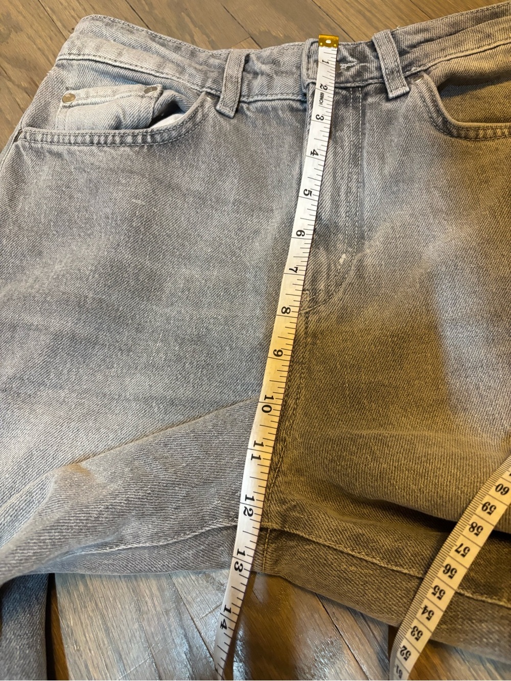 Pilcro Anthropologie Light Gray Cuffed Jeans. Size 26 - Picture 9 of 10